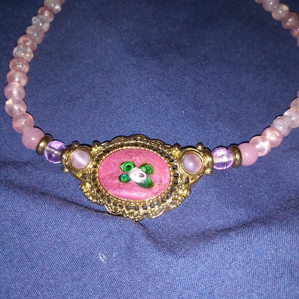 Vintage 1928 brand beaded choker